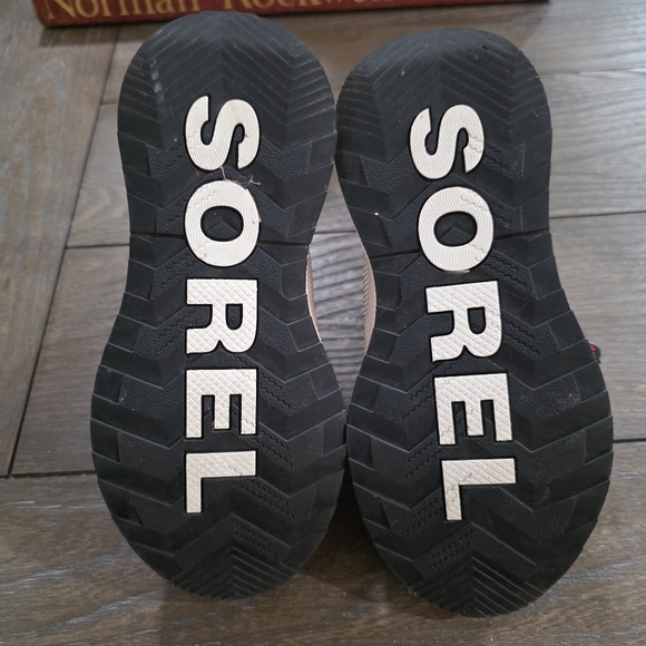 Sorel Youth Out N About Classic Waterproof Boot Size 5 M Big Kid - Picture 8 of 9